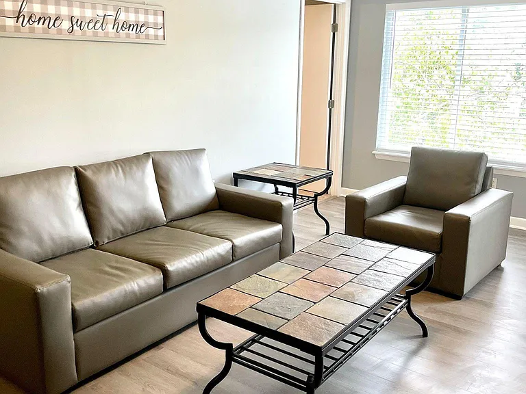 1401 Collegiate Cir #302 — Photo 5