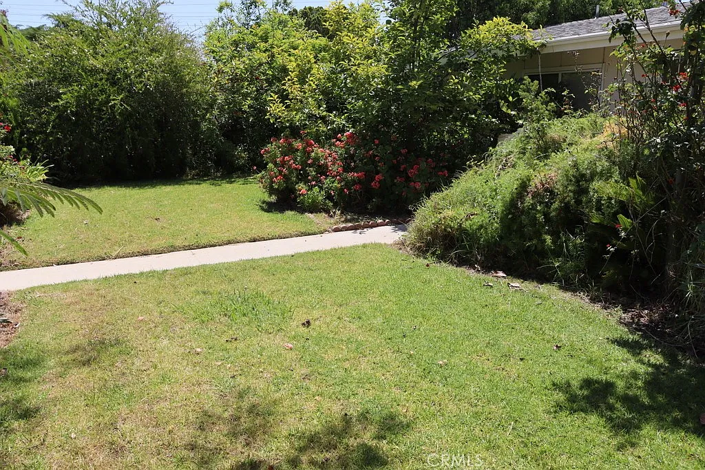 4 bed, 1755 sqft, $3,995 — Photo 3