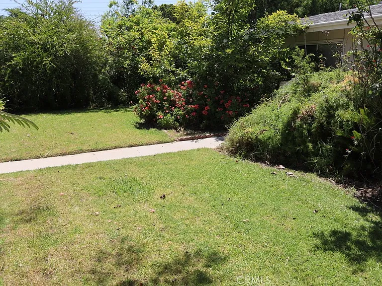 18616 Lassen St — Photo 3