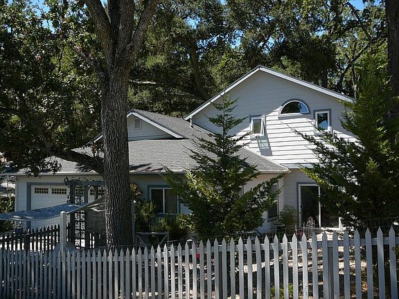 driveway from Santa Lucia