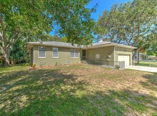 415 10th St SW, Ruskin, FL 33570