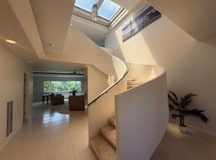 28 Lotus Pl, Lahaina, HI 96761