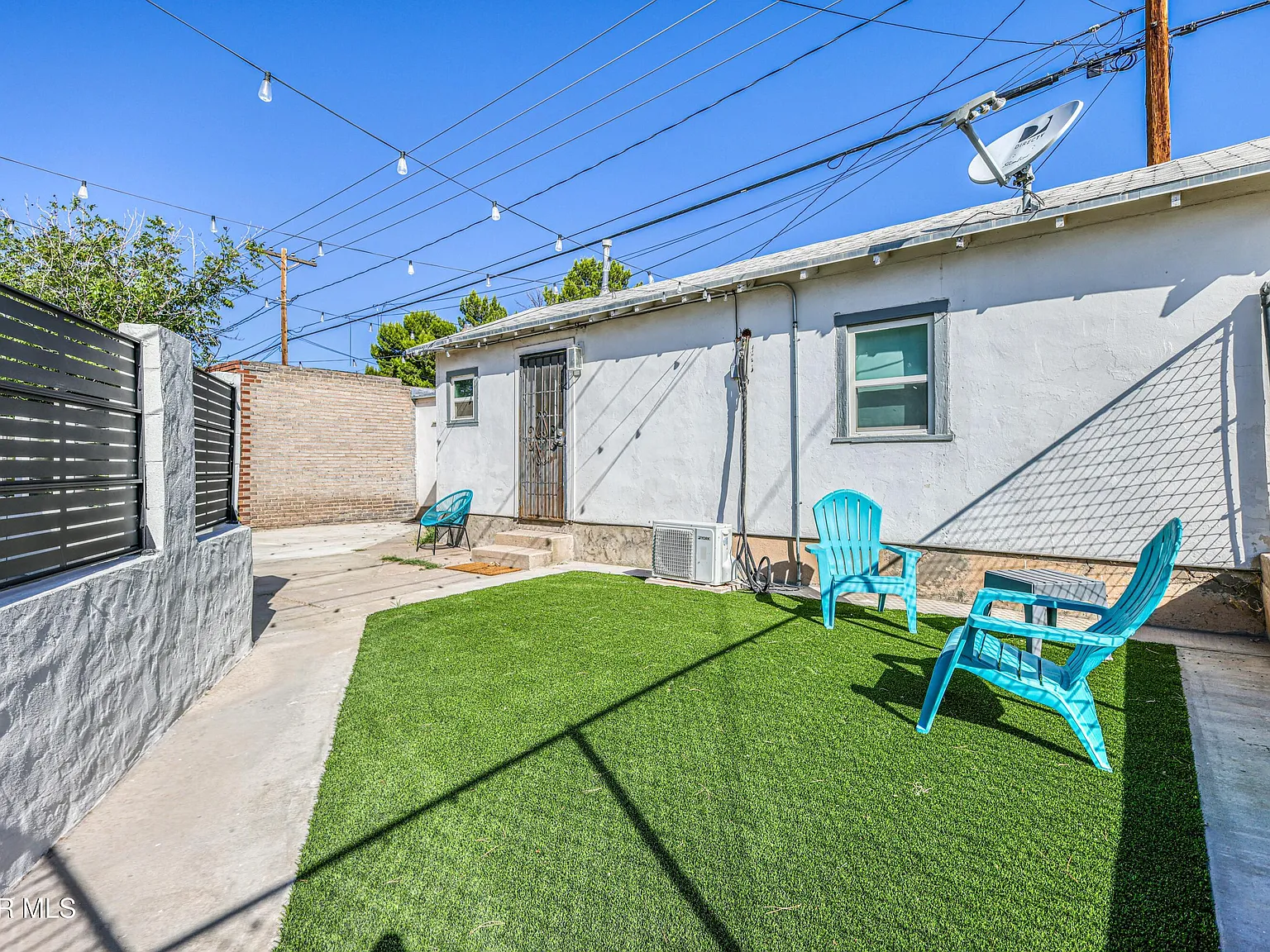 1 bed, 1.0 bath, 406 sqft, $850 — Photo 1