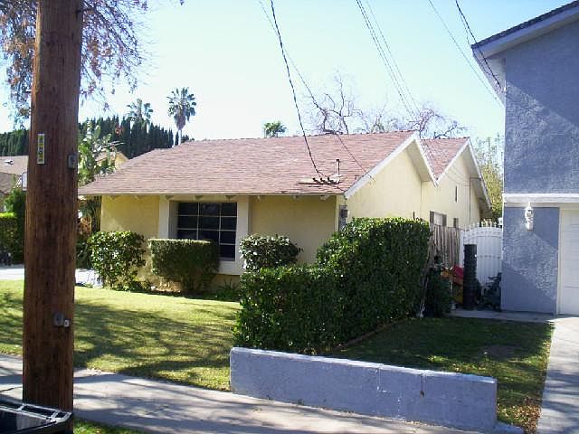 1st image of 7713 Encino Ave