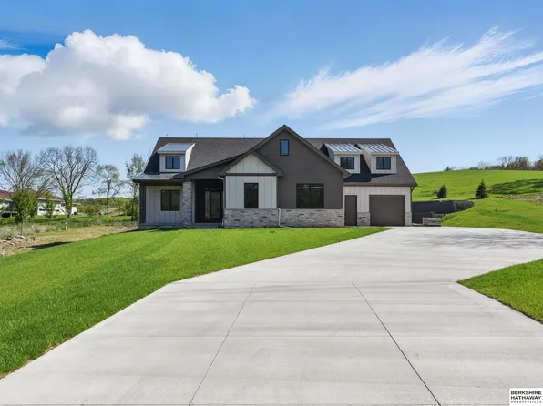 6511 Garvin St, Omaha, NE 68152