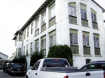 1st image of 814 Audubon St