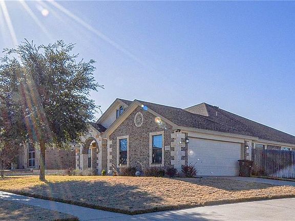 3rd image of 4409 Phil Dr