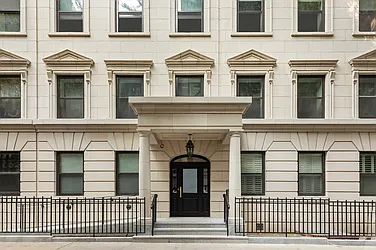 33 East 22nd Street in Flatiron