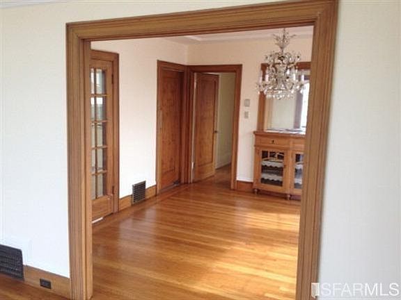 5th image of 215 Claremont Blvd