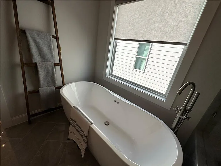 2212 Swansea Way — Photo 29
