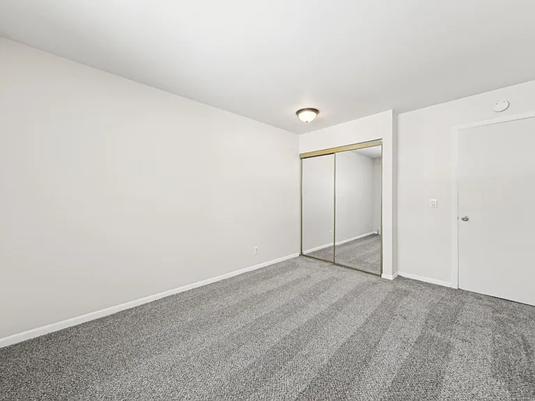 Williamsburg Apartments — Photo 17