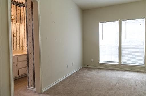 4th image of 400 Nagle St APT 500