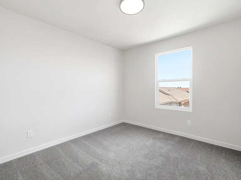 3818 E Commerce Way — Photo 31