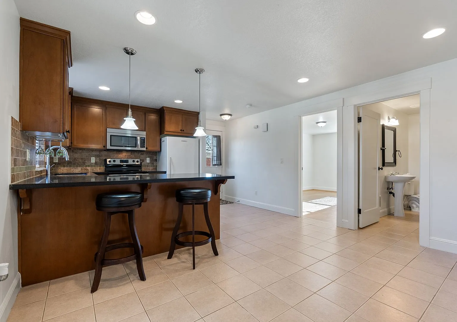 Charming Detached ADU available in NE Portland — Photo 2
