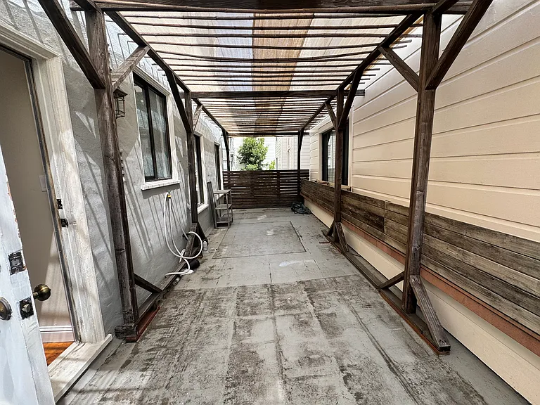 1890 Jefferson St — Photo 8