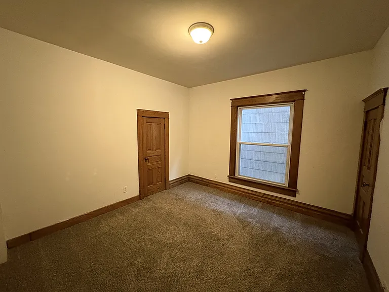 211 S Morton St — Photo 7