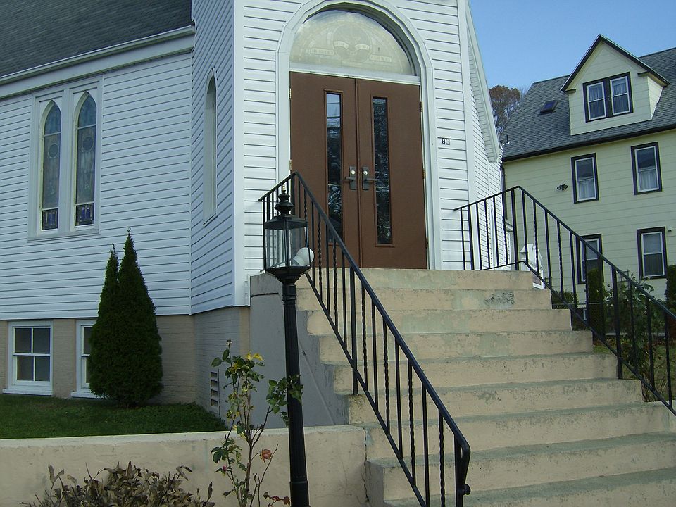 2nd image of 93 Euclid Ave