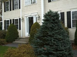 28 Gabrielle Dr, Hudson, NH 03051
