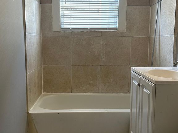 5th image of 2812 Louisiana Ave #2812