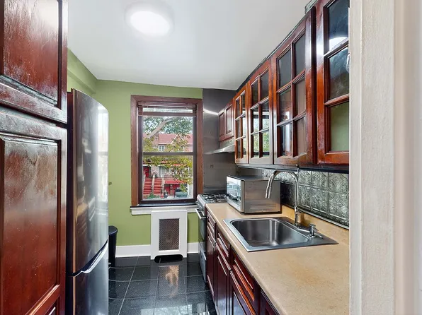 52-30 39th Ave APT 2B, Queens, NY 11377