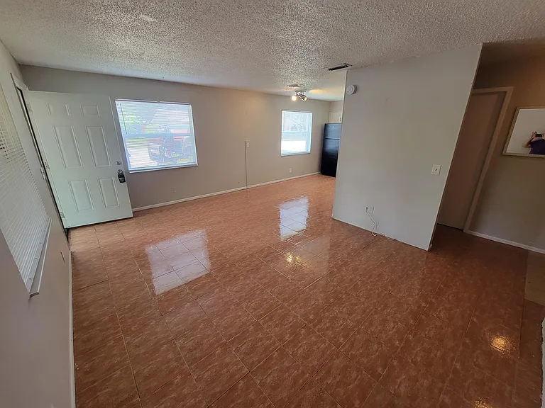 3135 Pine Tree Ave #A — Photo 8