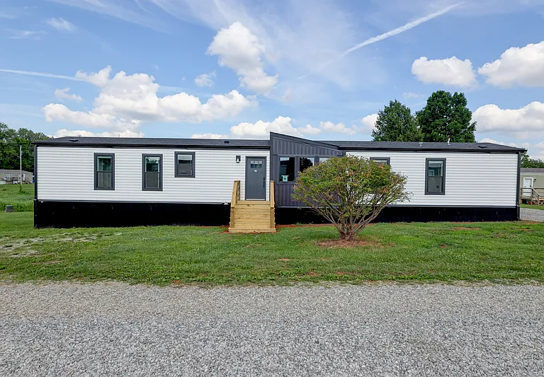 295 Seay Rd #37 — Photo 1