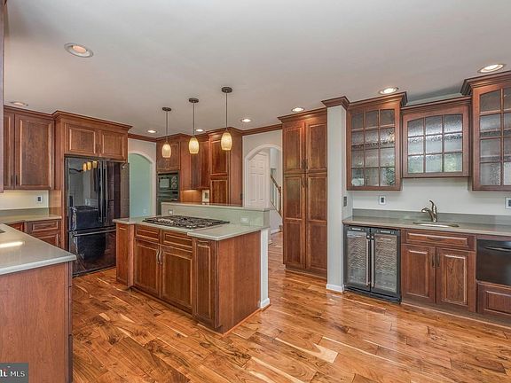 3rd image of 13 Wexwood Ct