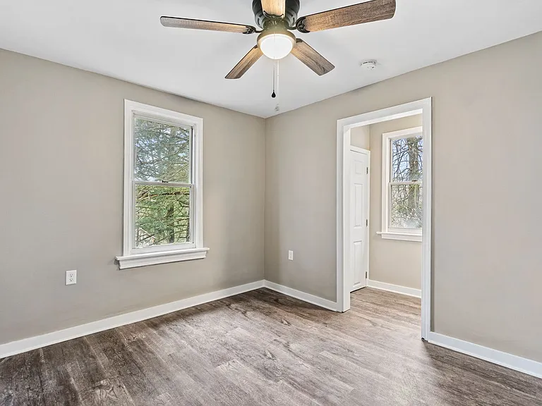 2215 Lehigh St — Photo 23
