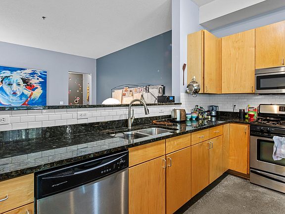 4th image of 2650 University Ave W APT 1