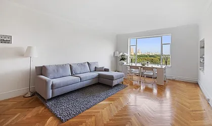 Rented by ER (DO NOT USE)