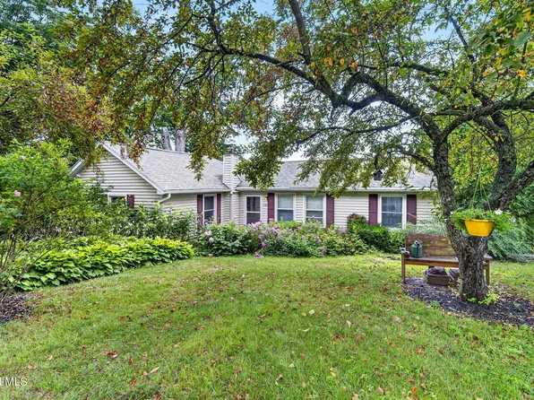 142 Sunnyside N, Queensbury, NY 12804