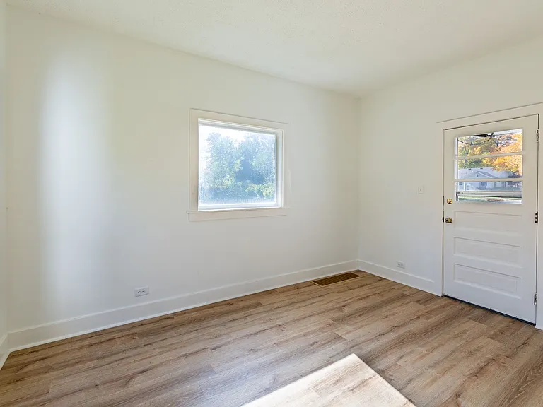 405 E Plymouth Ave — Photo 11