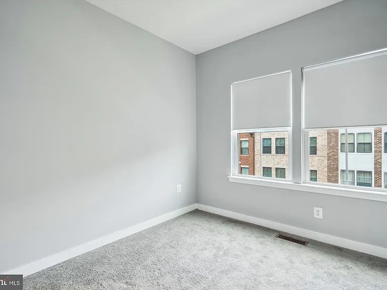 2824 Lewis Ave — Photo 23