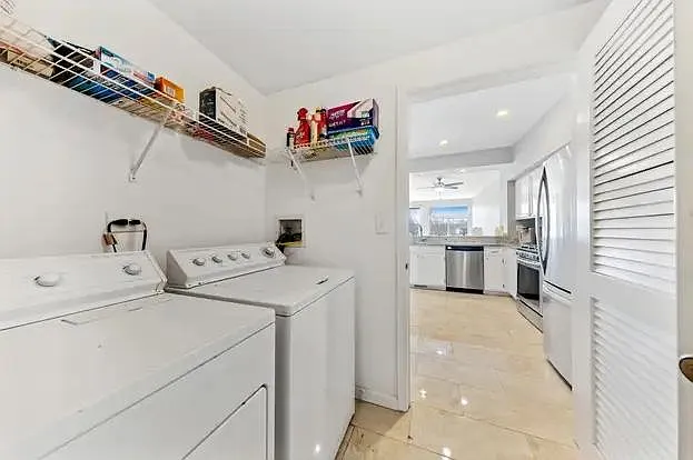 8281 Ripple Rdg — Photo 2
