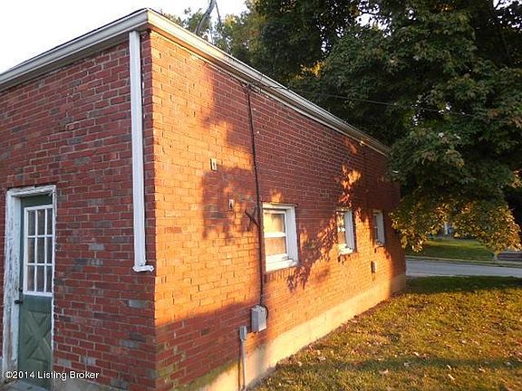 4th image of 135 Elm St
