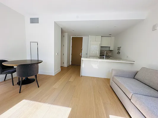 Rented by Oxford Property Group | media 4