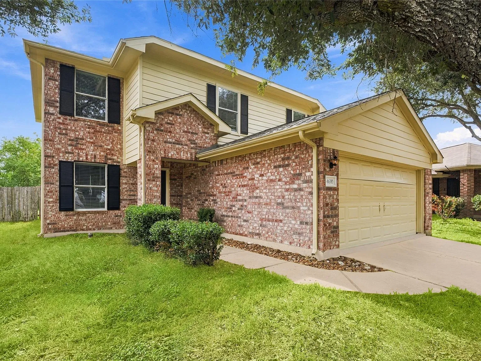 4 bed, 2.5 bath, 1758 sqft, $2,600 — Photo 4