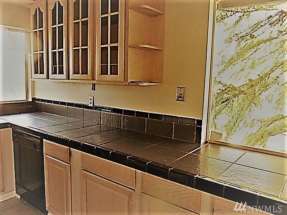 3rd image of 12415 SE 211th Pl