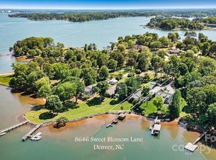 8646 Sweet Blossom Ln, Denver, NC 28037