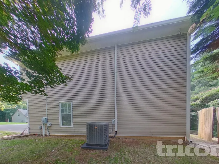 726 Westbury Dr — Photo 19