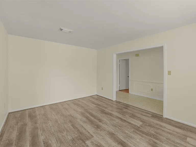 7818 Kleingreen Ln — Photo 25