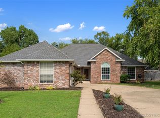 1837 N 13th St, Broken Arrow, OK 74012