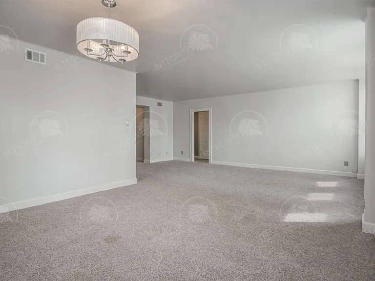 229 Ward Pkwy — Photo 37