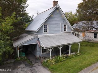 31 Mountain St, Whitehall, NY 12887