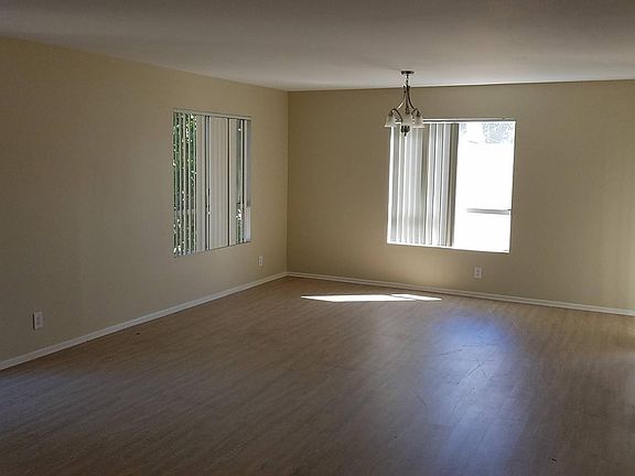 5th image of 1818 Camden Ave APT 206