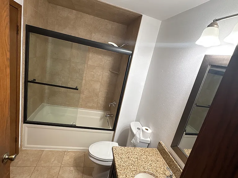 2110 W Woodbury Ln — Photo 12