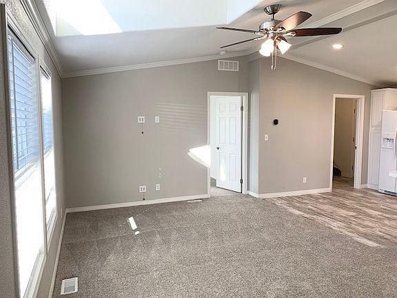 4th image of 2420 Palm Ave Space 49