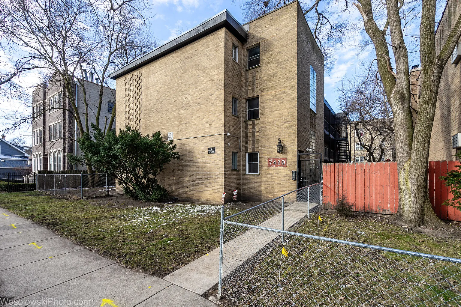 7420 N Winchester Ave APT 3B photo 1