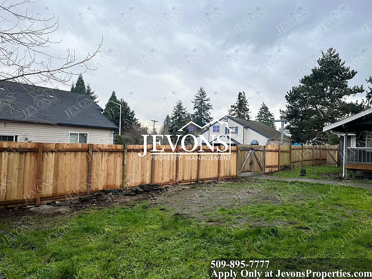 3571 E B St — Photo 47