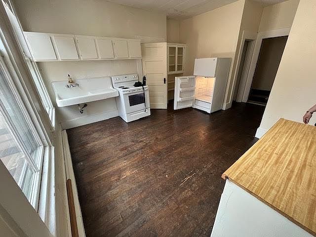 2nd image of 33 Central St APT 2F